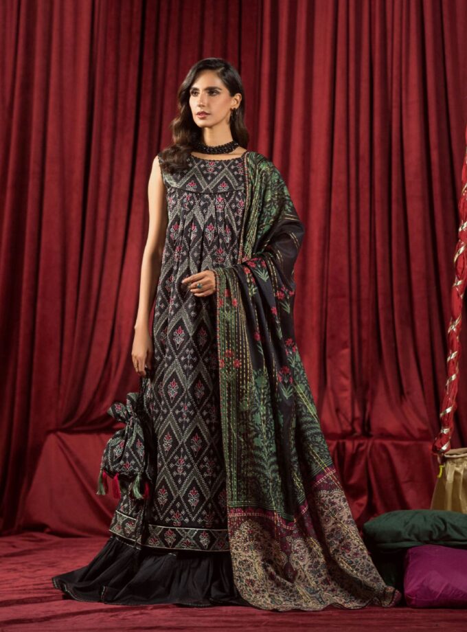 gulljee-ufaaq-black-embroidered-luxury-lawn-dress