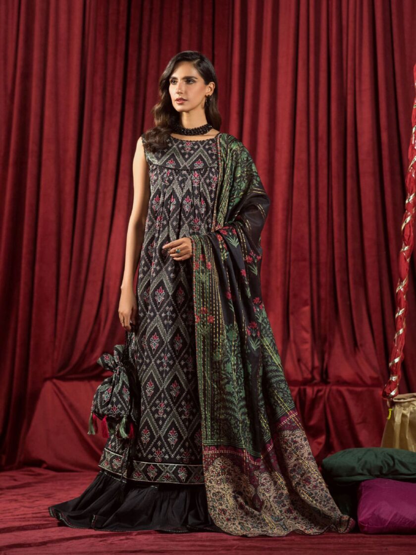 gulljee-ufaaq-black-embroidered-luxury-lawn-dress