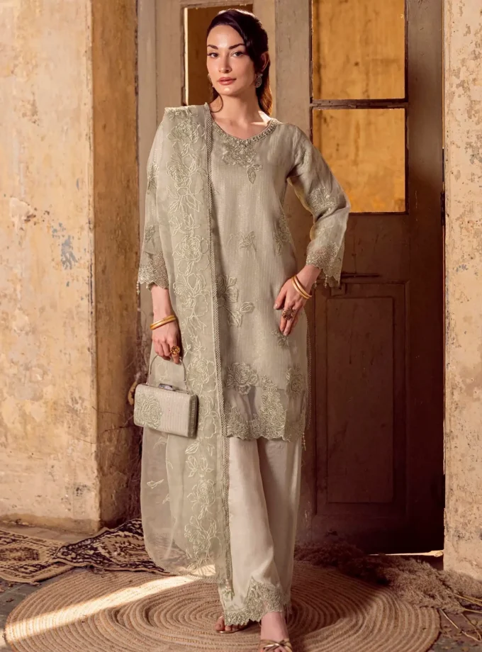 stitched-4pc-embroidered-organza-dress-guzel-sitara-noori