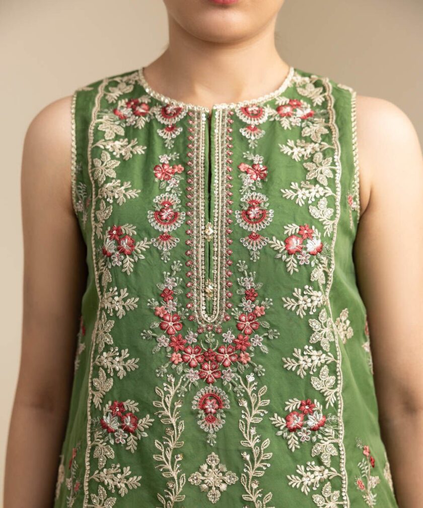 Unstitched 3Pc Embroidered Green Organza Dress by Sapphire - Image 6