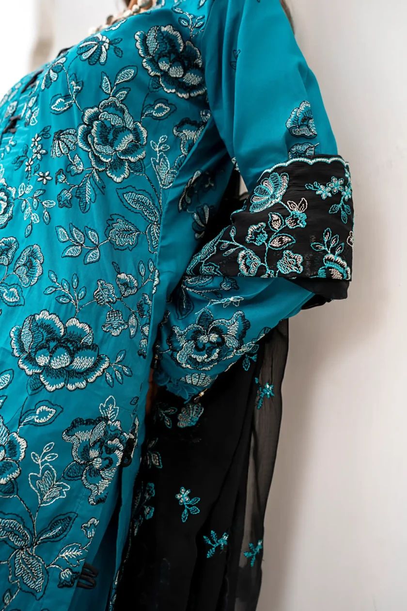 Unstitched 3PC Lawn Dress Aabroo-e-Sham by Zainab Fazlani - Image 4