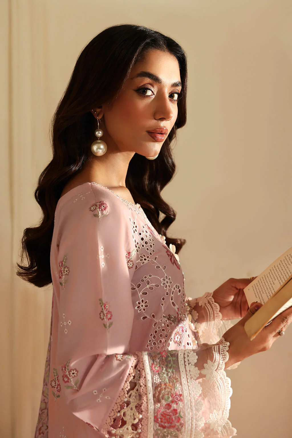 Unstitched 3Pc Embroidered Luxury Lawn Dress Ramsha Andaaz 1302 - Image 4