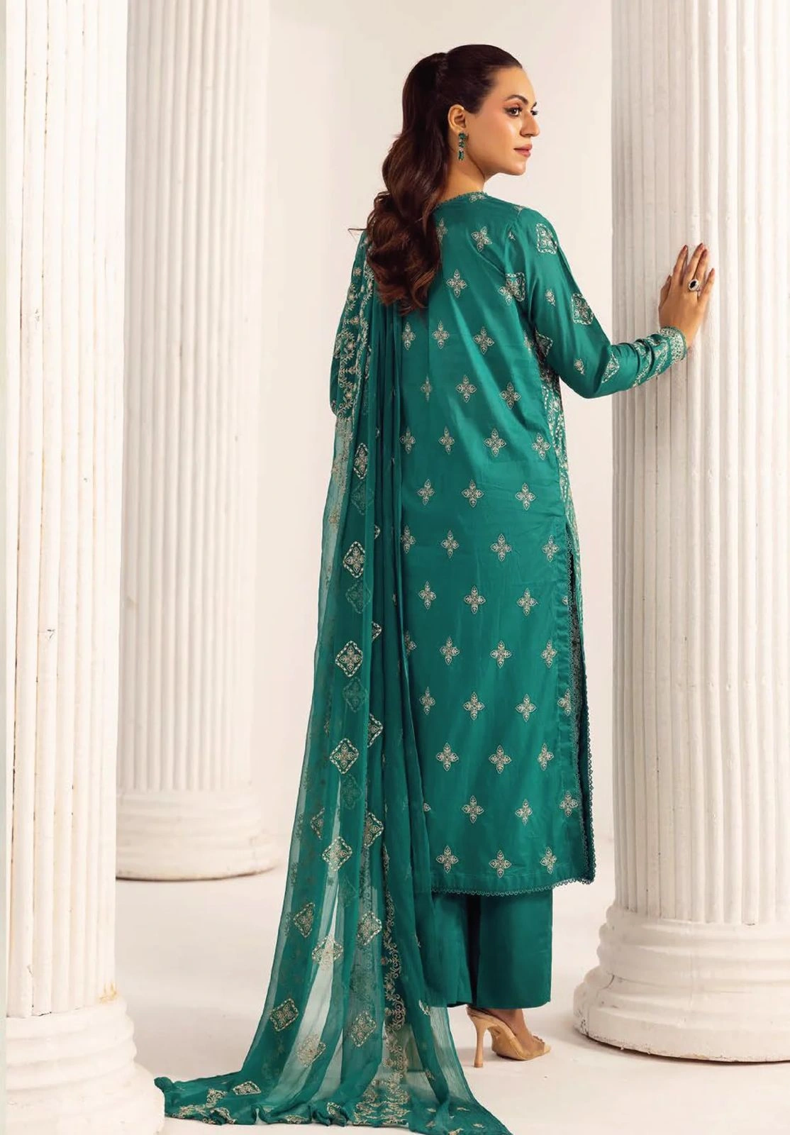 Unstitched 3Pc Embroidered Luxury Lawn Dress Shamiyana Khoobsurat by Nur 3409 - Image 2