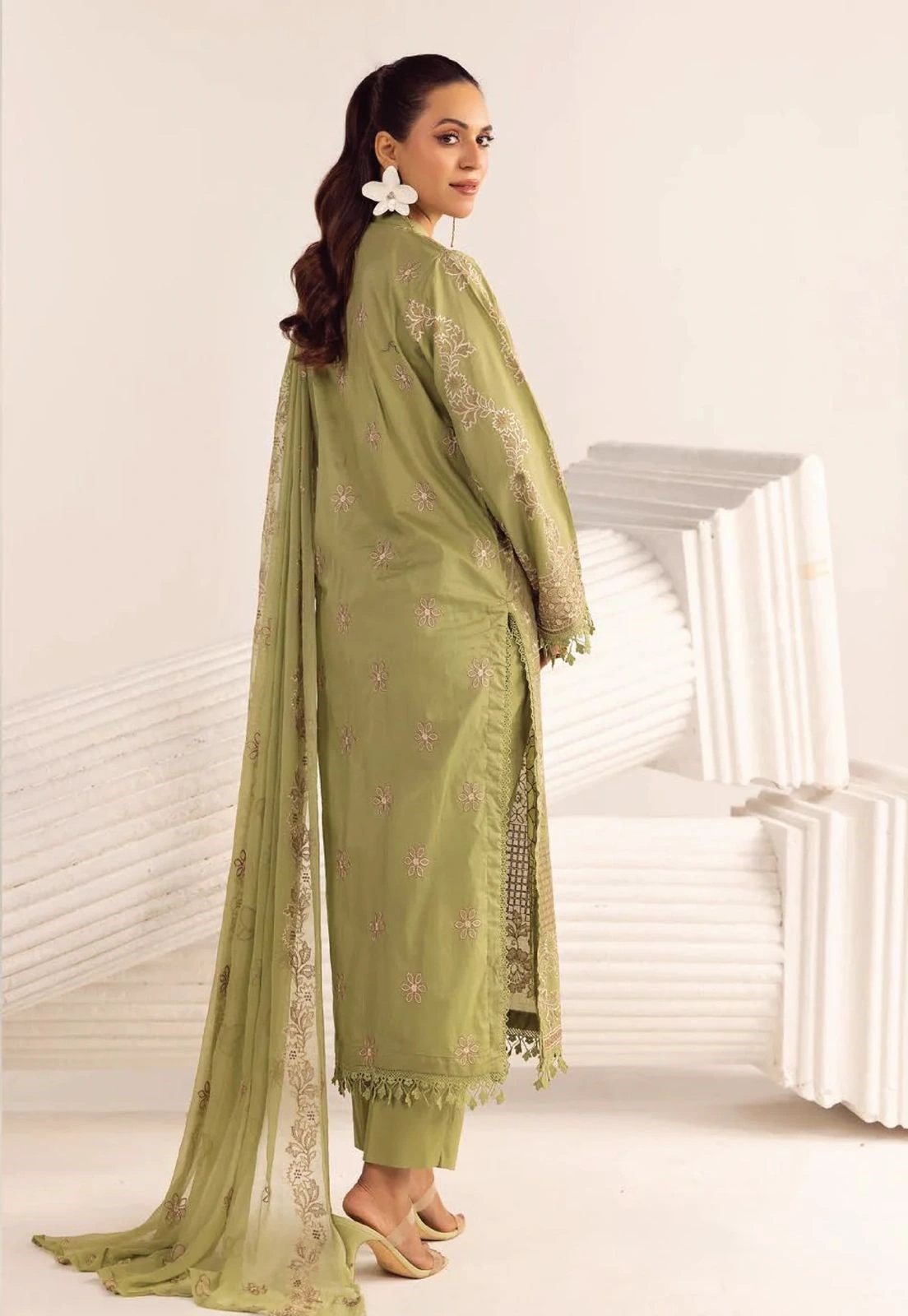 Unstitched 3Pc Embroidered Luxury Lawn Dress Shamiyana Khoobsurat by Nur 3406 - Image 4