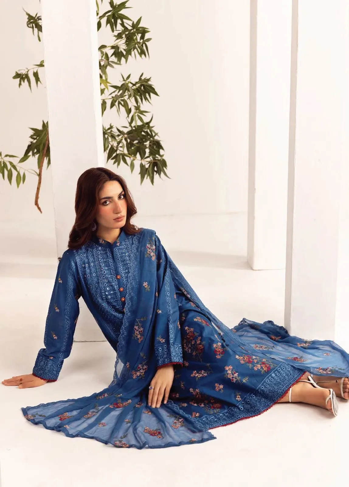 Unstitched 3Pc Embroidered Luxury Lawn Dress Shamiyana Khoobsurat by Nur 3403 - Image 4